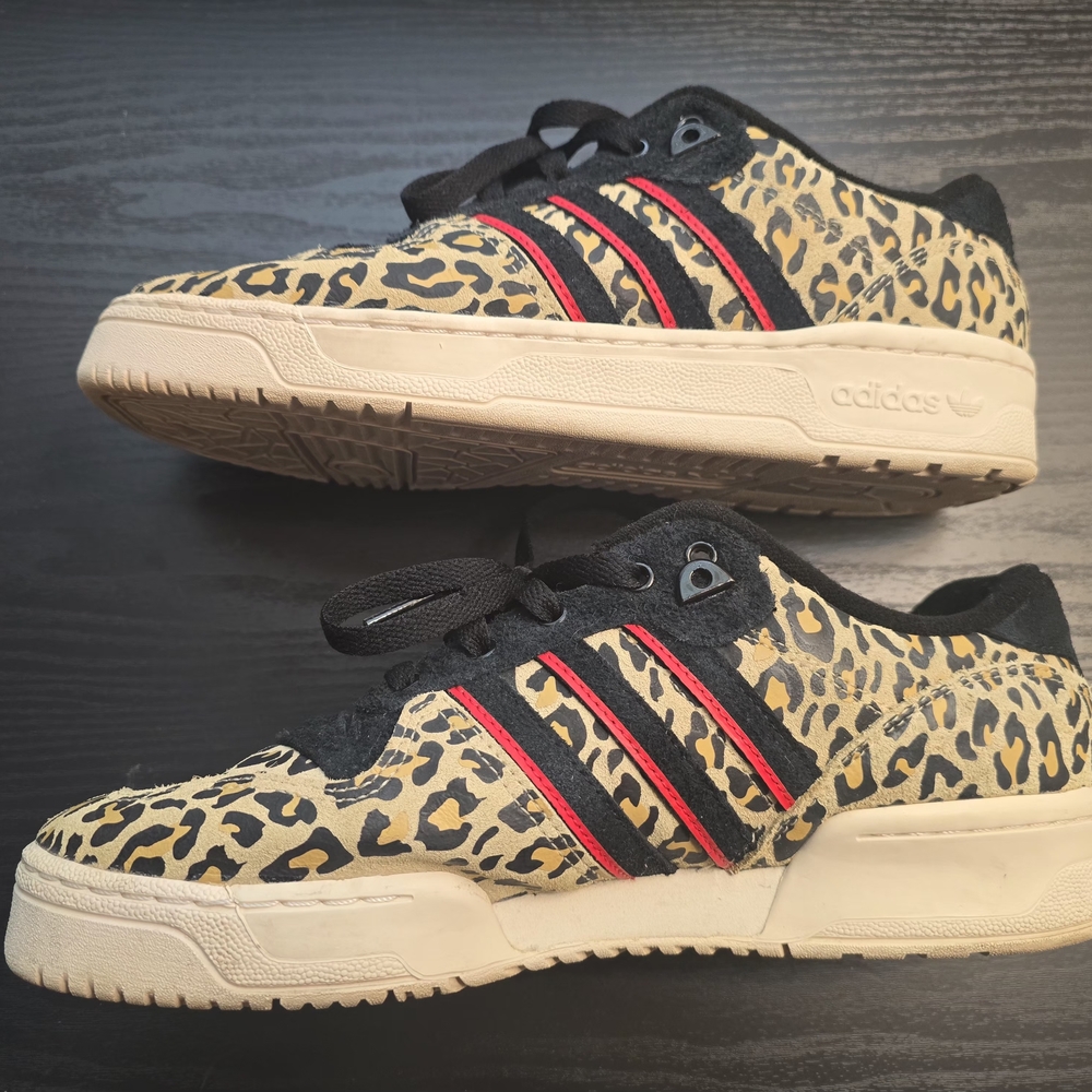 Adidas Leopard Print Sneakers Women’s Size 10 🔥 🐆 - Picture 3 of 8